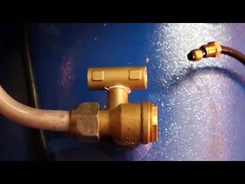 Видео: Компрессор Ремеза 100 LB 30A. Как запустить компрессор от 180 вольт?