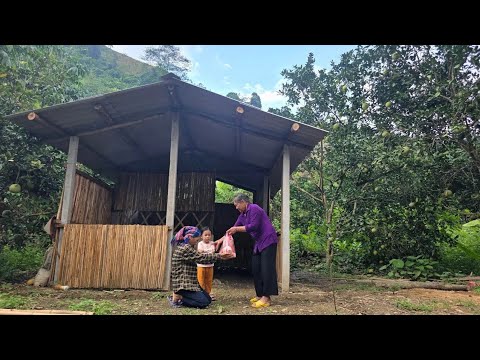 Видео: Добрая старушка помогает бабушке и внуку начать новую жизнь в заброшенном доме.