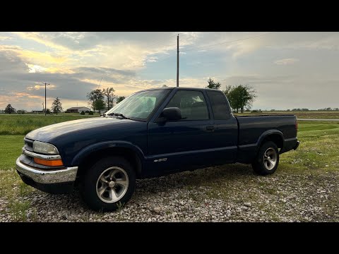 Видео: Chevrolet S10 2002 года | Обзор и экскурсия