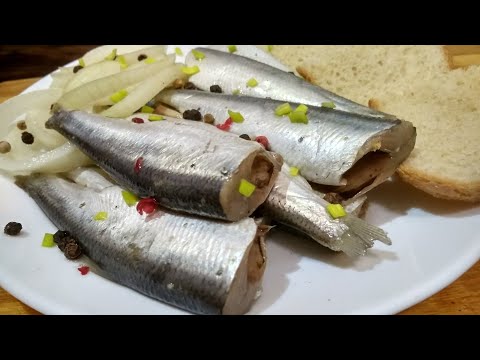 Видео: Маринованная САЛАКА с уксусом и луком!!! Как в магазине!!!