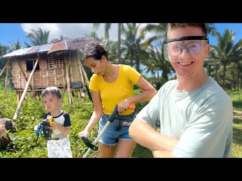 Видео: Жизнь в нашем домике в джунглях. Найви печет вкусный хлеб, купили косилку и делаем грядки