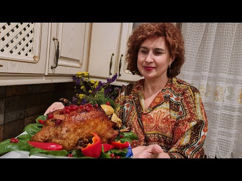 Видео: Соковита Качка запечена з яблуками, стане окрасою любого столу навіть Різдвяного чи Новорічного.