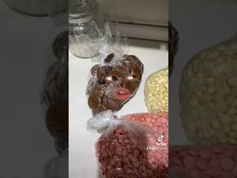 Видео: Клубника в шоколаде