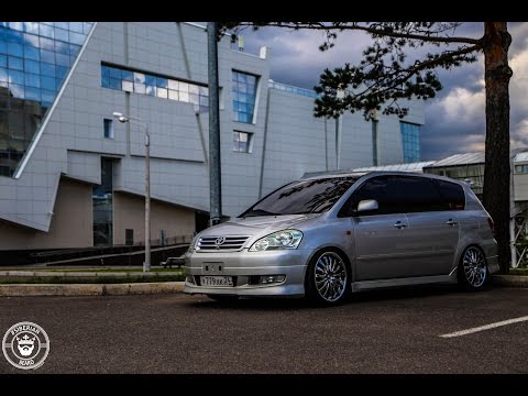 Видео: Toyota Ipsum правильный мини-вэн