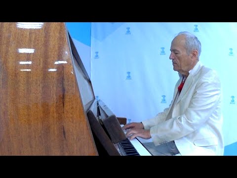 Видео: "НеЛена" сл. и муз. Владимира Тищенко "Мамині рушники"