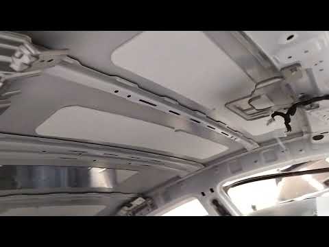 Видео: Как снять обшивку потолка на Солярисе