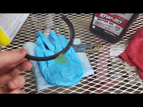 Видео: как установить двухкомпонентный задний главный сальник с разъемной кромкой на блок Ford M v8