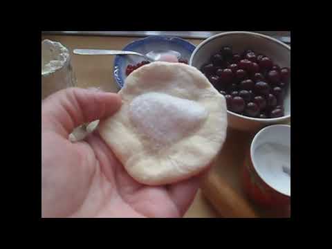 Видео: Вареники с ягодами. Тесто  на сыворотке и соде.