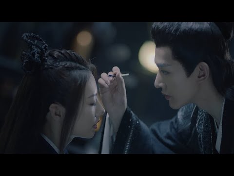 Видео: красивый бог, грим для маленькой горничной, он был одержим ею и разыгрывал ее