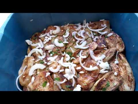 Видео: 231. Ещё одна заготовка на зиму 👍/ посадили Чеснок 🧄/ снег ❄️ идёт