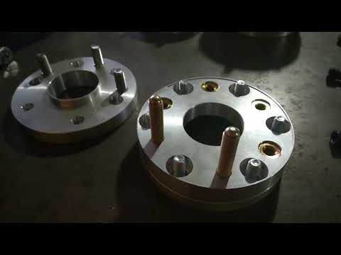 Видео: Колесные проставки 6х139,7 - 5х130