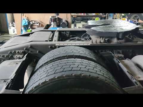 Видео: Замена колодок на VOLVO FH4