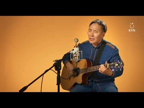 Видео: Михаил Семенов (Мэхээс) - Кэрэ Кыыс (LIVE) КYN | Дьоно