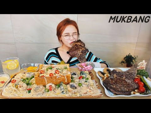 Видео: Субтитры) Tomahawk steak 1kg. Hot peppers Shrimp Cream pasta in bread. REAL SOUND. MUKBANG. ASMR EAT