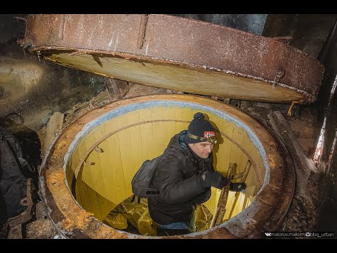 Видео: Открыли странную железную крышку в лесу. Поднимаем ее и спускаемся под землю