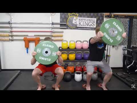 Видео: Увеличиваем мобильность для приседаний за 10 минут со Squat University