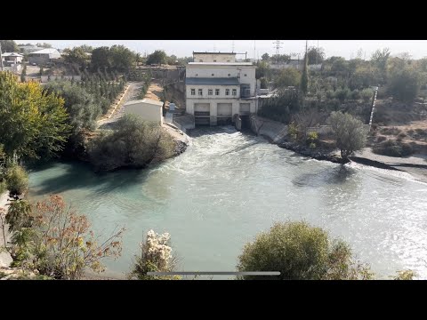 Видео: Прогулка по Суперу в районе Клуба, 16 школы и подвисного моста (Даргом)