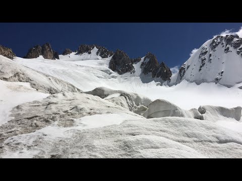 Видео: Ак-Сай. Пик Байчечекей, седло Короны, пик Кошевого. 18-20 августа