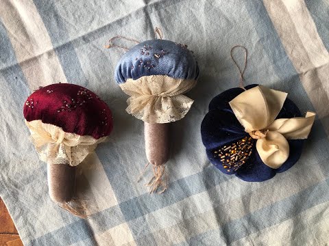 Видео: ВЛОГ 4-20 | Бархатные ёлочные игрушки, тревелбук-софтбук и гипсовые панно  | СКРАПБУКИНГ