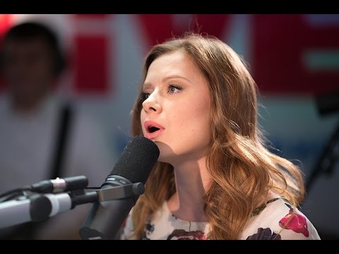 Видео: Юля Савичева - Юлия (LIVE @ Авторадио)
