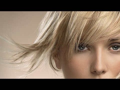 Видео: Короткая стрижка с удлиненной косой челкой
