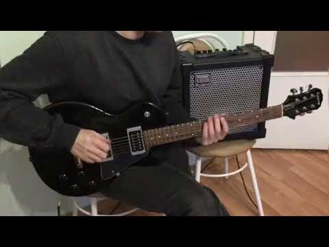Видео: Электрогитара Epiphone Les Paul и комбоусилитель Roland Cube 20 XL