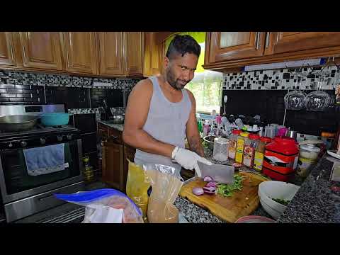 Видео: ОСТРОЕ КАРРИ ИЗ СОМА С БОЛЬШИМ КОЛИЧЕСТВОМ САДОВЫХ ПРИПРАВ..