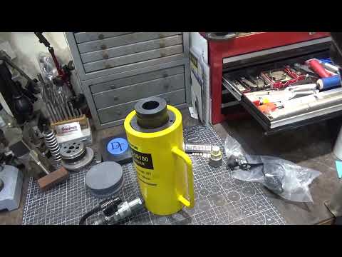 Видео: Гидравлический домкрат QTR 74 Vevor 30 тонн RCH30100