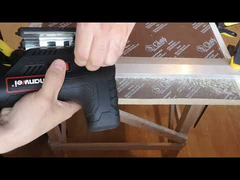 Видео: Пилим столешницу мини лобзиком Nanwei 12v