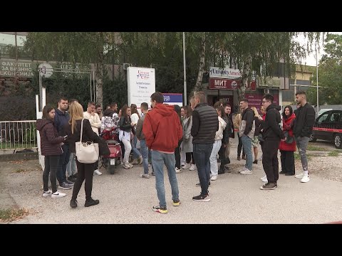 Видео: 150 студенти од Факултетот за бизнис економија останаа без настава, сите професори добиле отказ