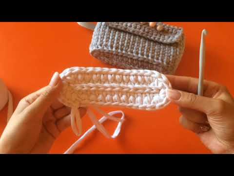 Видео: ПОЯСНАЯ СУМКА КРЮЧКОМ | Сумка из трикотажной пряжи | Поясная сумка МК | МК Сумка крючком