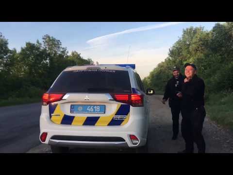 Видео: Поліція Чернівців в місті Хотин або « я не компетентна особа для того щоб виписувати постанову»)))