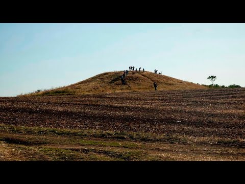 Видео: ВСЕ ЭТО БЫЛО ПОТЕРЯНО У КУРГАНА! НАШЛИ ПОЛЕ ВЯТИЧЕЙ! РЕДКАЯ НАХОДКА С Gold Hunter B75