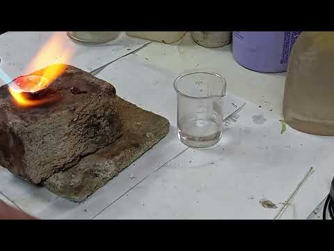 Видео: Разбираю кучу чипов — что внутри?