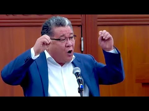 Видео: Эмоции депутата Таштанбекова в Жогорку Кенеше