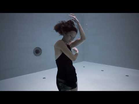 Видео: Е.Евтушенко Женщина  - особенное море