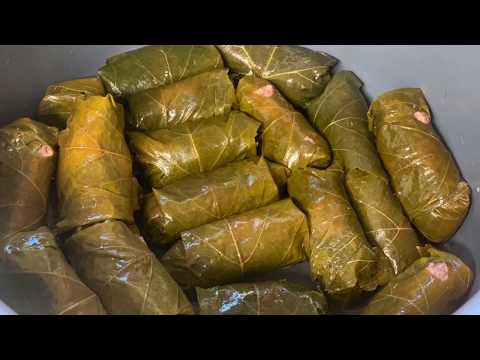 Видео: Долма (голубцы) в виноградных листьях - рецепт армянской бабушки
