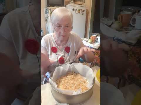 Видео: Бюджетний яблучний пиріг “Три склянки” — мінімум витрат, максимум смаку