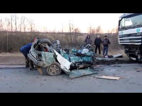 Видео: Смертельное ДТП в Куньинском районе 28 марта 2016