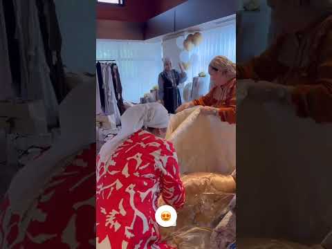 Видео: Сакен Майгазиев келине 10 миллоннын жасауын акелди