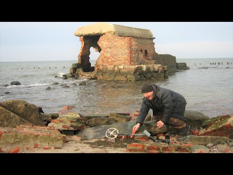 Видео: НАШЕЛ СТАРИННУЮ ФАРФОРОВУЮ ШКАТУЛКУ с ЗОЛОТОМ и БРИЛЛИАНТАМИ на РАЗВАЛИНАХ ФОРТА!
