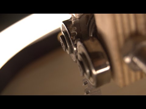 Видео: Распиловочный станок из лобзика проще некуда. Инструкция по изготовлению