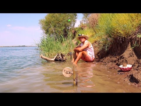 Видео: РЫБАЛКА НА ДЕДОВСКИЕ СНАСТИ. Белый амур, сазан, жерех. Шашлындос. Bushcraft. Fishing.