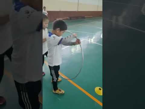 Видео: Пән: Дене шынықтыру . Тақырып: Эстафета элементтері  3" Ж" сынып жетекшісі: Калманова Гульмира