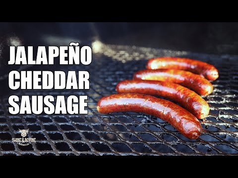 Видео: Как приготовить домашнюю колбасу халапеньо с сыром чеддер | Барбекю из свинины и говядины