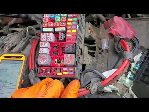 Видео: Описание предохранителя, реле и цепи электродвигателя вентилятора Ford Crown Vic 2006 года выпуска