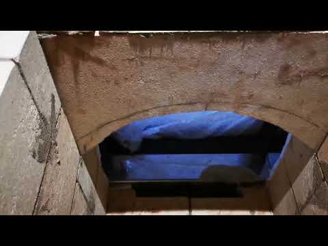 Видео: Кладка шамотного ядра в печи с хлебной камерой или духовкой "по-белому"