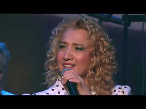 Видео: «Пĕррехинче çурхи лăпкă каç» — Ирина Шоркина