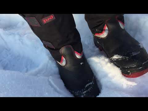 Видео: Зимние сапоги РЖД - Winter boots of Russian railroad worker