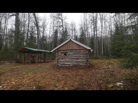 Видео: Крупный хариус поздней осенью. Живу один в избушке. Быт и рыбалка.